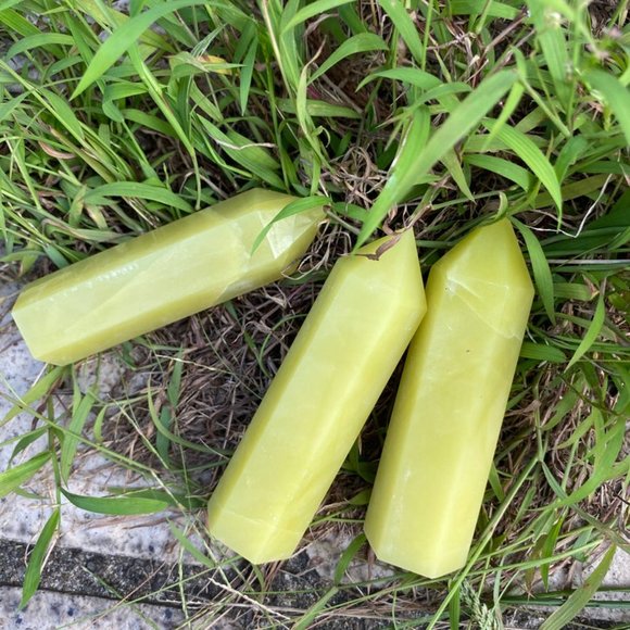 Natural Lemon Jade Tower ,Obelisk - Picture 2 of 2